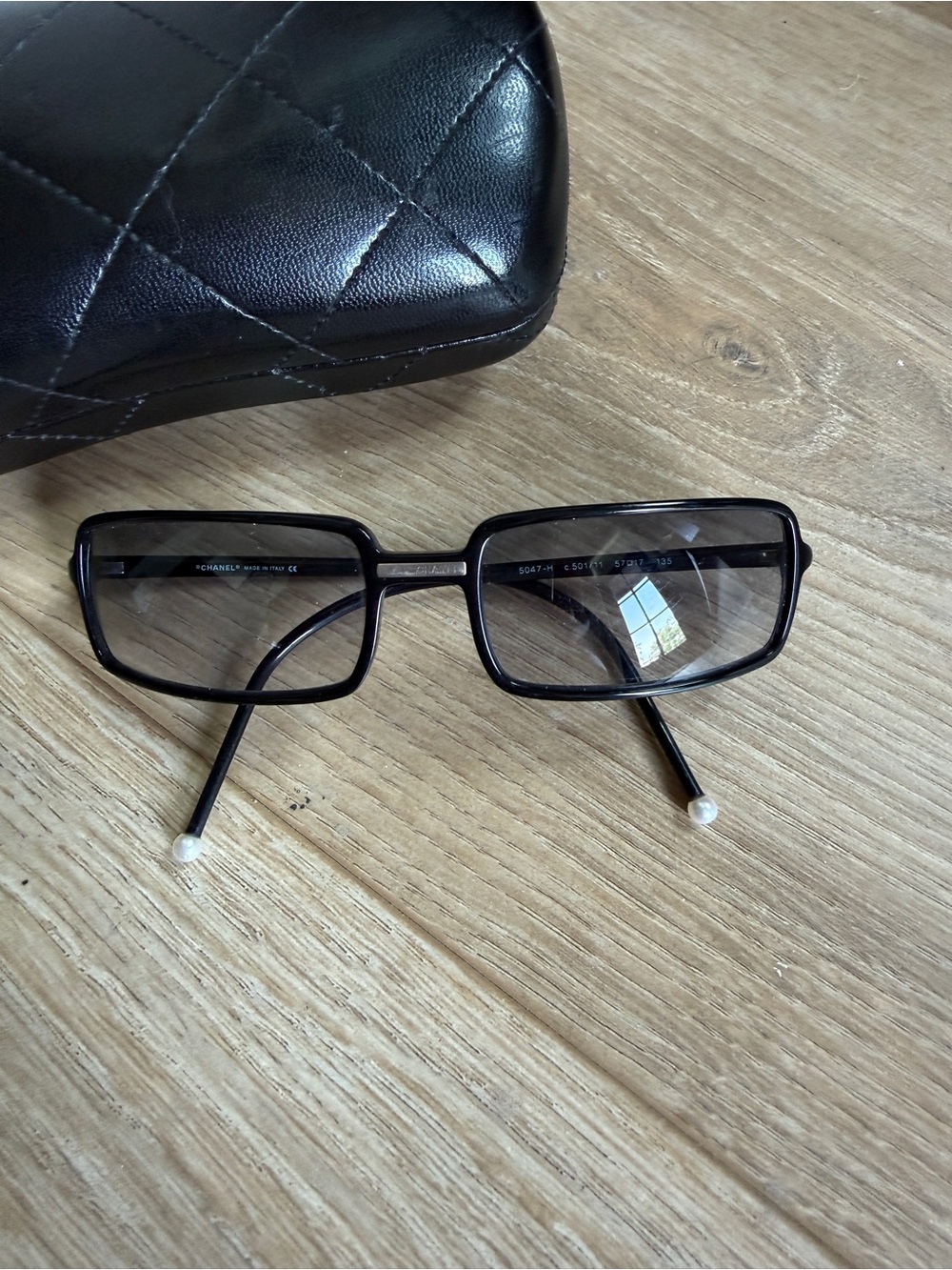 Vintage Chanel sunglasses 5047 h Black with pearl ends - Picture 2 of 15